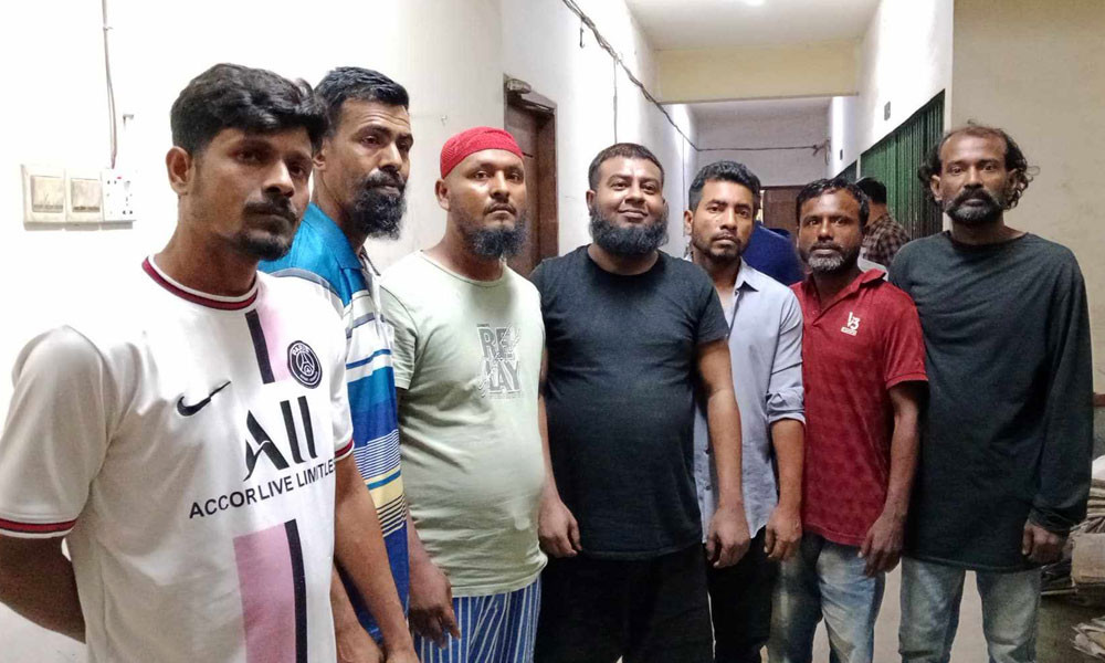 ফতুল্লায় মিছিলের প্রস্তুতিকালে আ. লীগ কর্মীসহ ৭ জন আটক