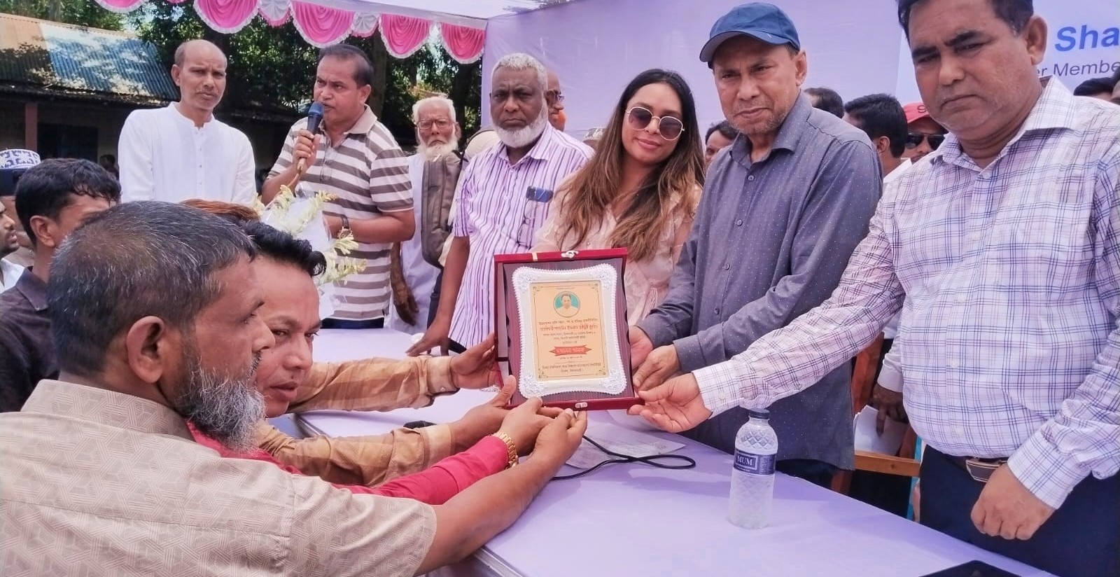 যারা চোখের চিকিৎসা করতে পারে না,তাদের পাশে আমরা আছি : তুহিন