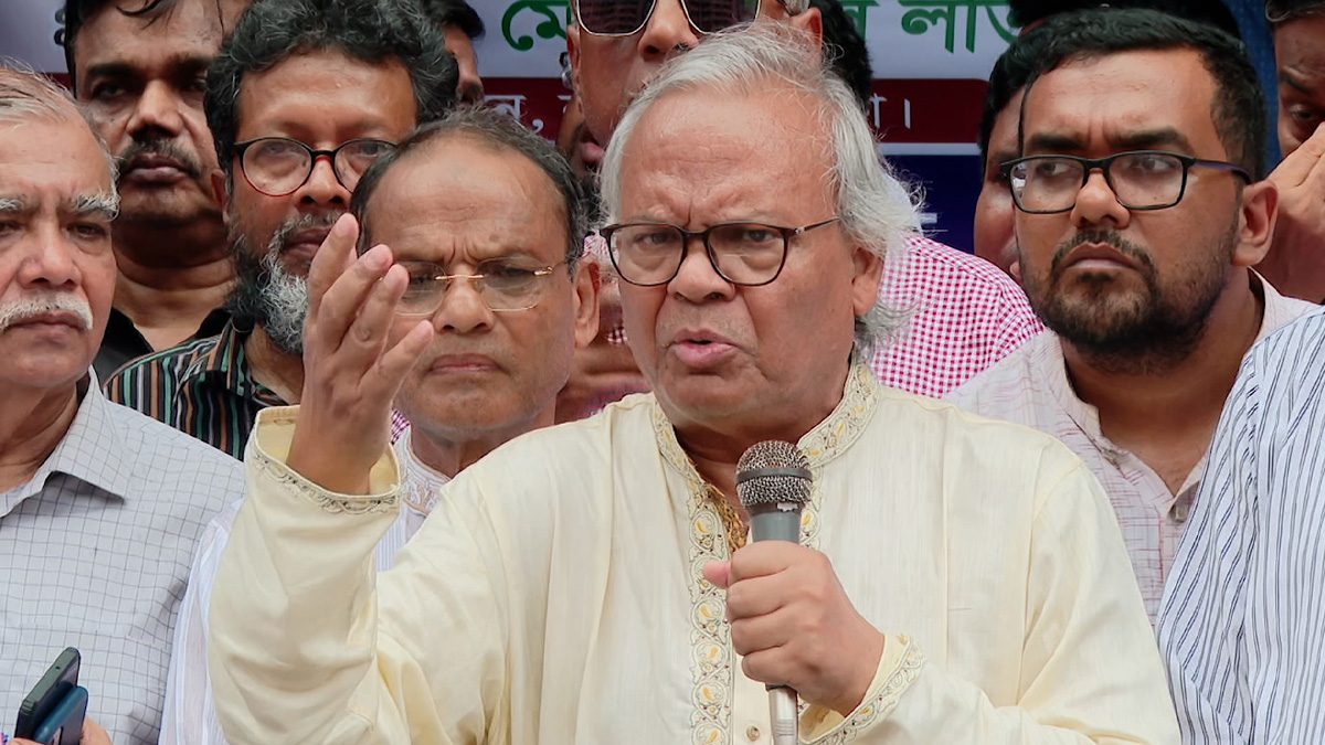 অস্ত্র উদ্ধার করতে না পারলে নির্বাচন বিপদজনক হবে: রিজভী