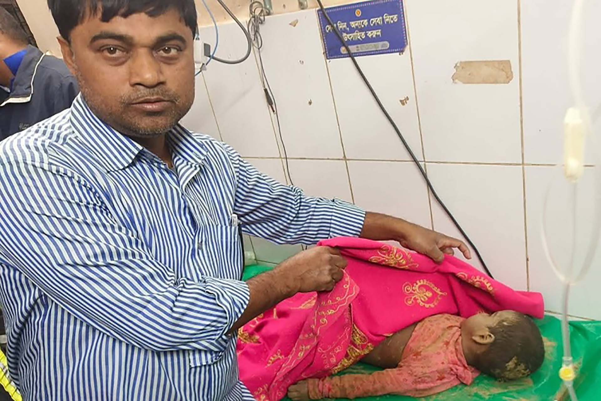 ৩২ ঘণ্টা পর উদ্ধার হলেও বাঁচানো গেল না শিশু সাজিদকে