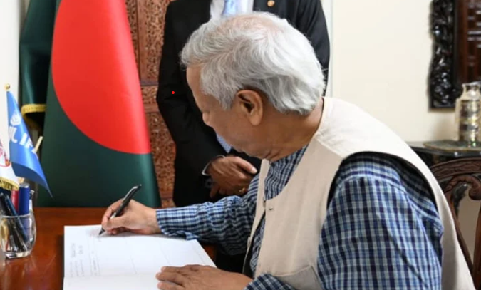 রোমে বাংলাদেশ হাউস পরিদর্শন করলেন প্রধান উপদেষ্টা