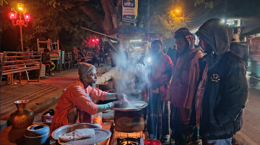 দেওয়ানগঞ্জে জমজমাট পুলি পিঠার ব্যবসা
