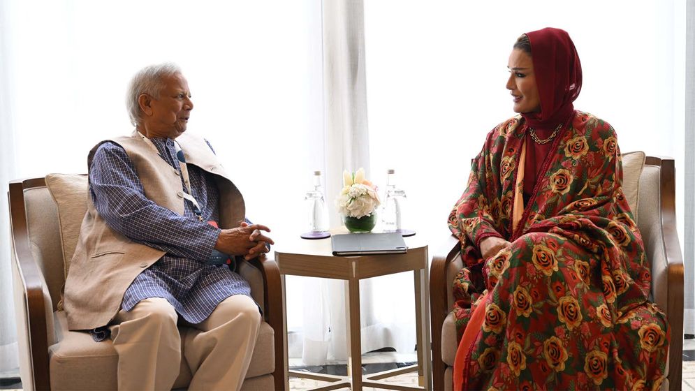 কাতার আমিরের মায়ের সঙ্গে প্রধান উপদেষ্টার বৈঠক