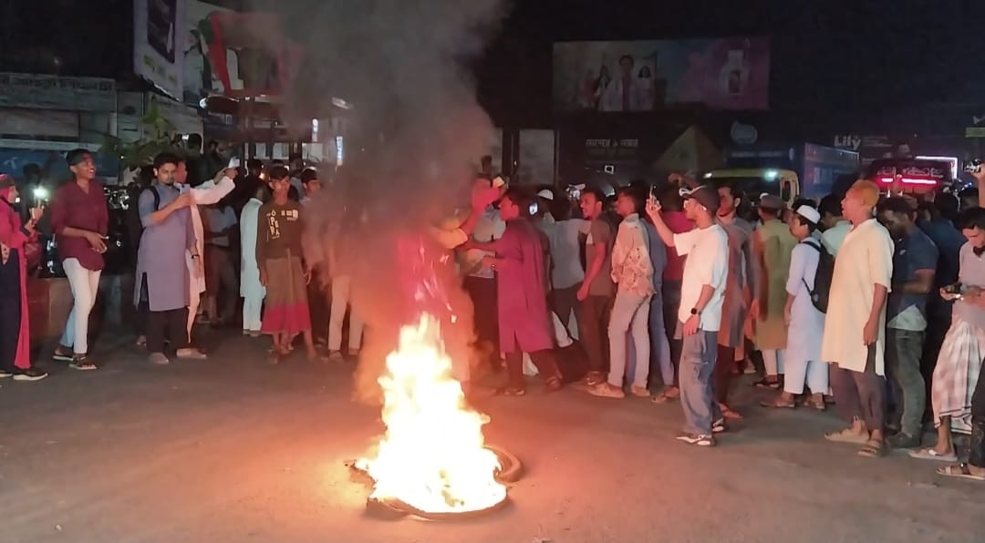 আ. লীগকে নিষিদ্ধের দাবিতে উত্তপ্ত বরিশাল