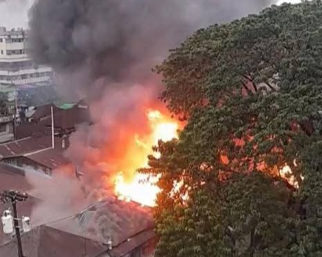 মাধবদীর মুড়ি পট্টিতে ভয়াবহ অগ্নিকাণ্ড