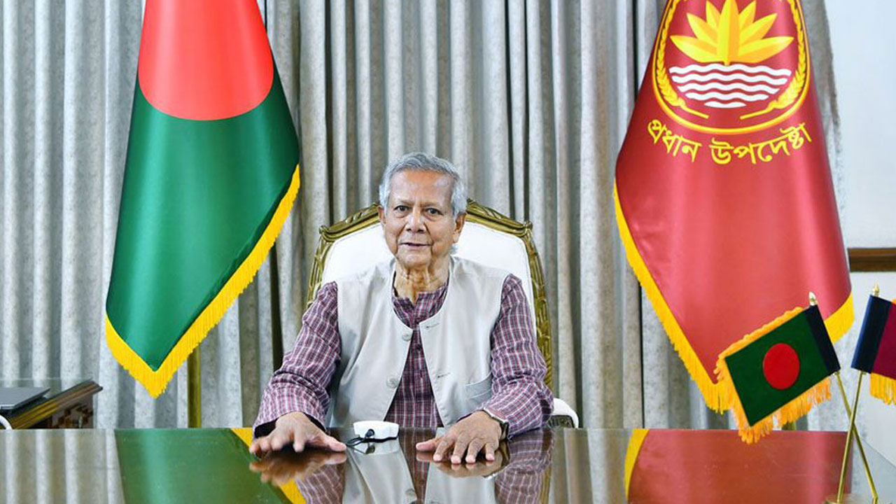 আজ দুপুরে প্রধান উপদেষ্টার সংবাদ সম্মেলন