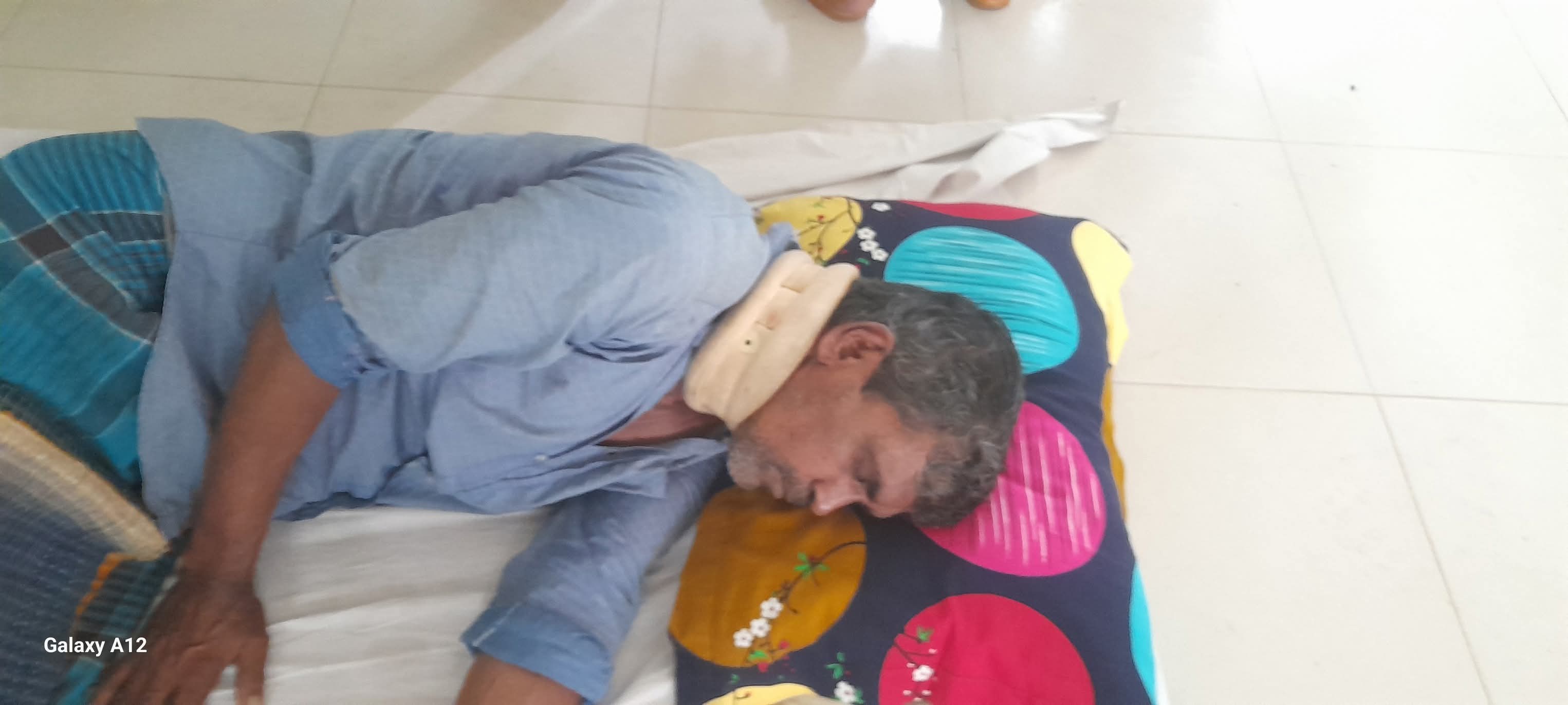 চাঁদা না পেয়ে সাংবাদিকের বাবাকে পেটালো ছাত্রদল নেতা