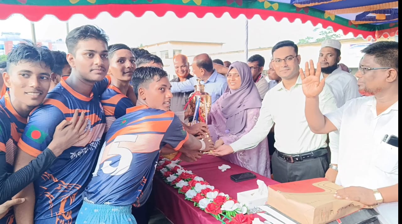 বাগেরহাটের রামপালে গ্রীষ্মকালীন ক্রীড়া প্রতিযোগিতার পুরস্কার বিতরণ