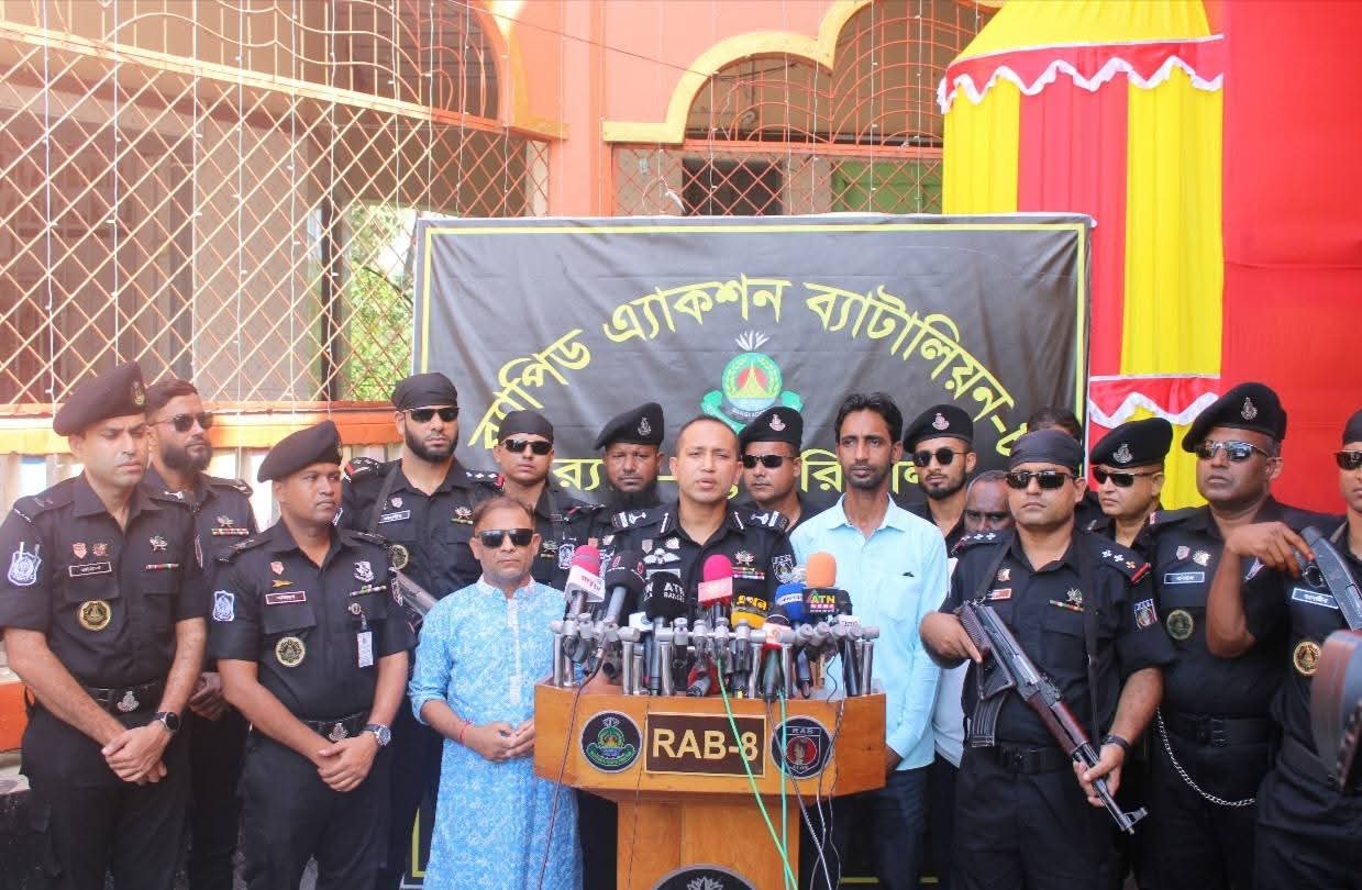 র‍্যাব-৮ এর পূজামণ্ডপ পরিদর্শন ও সার্বিক নিরাপত্তা পরিস্থিতি নিয়ে মতবিনিময়