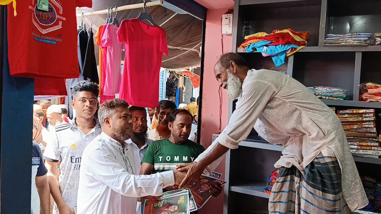 ঝালকাঠিতে তারেক রহমানের ৩১ দফা বিতরণ ও ধানের শীষে ভোট চাওয়ার আহ্বান বিএনপি নেতাদের