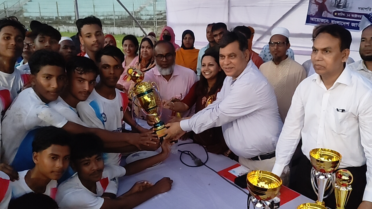 জামালপুরে গ্রীষ্মকালীন জাতীয় বার্ষিক ক্রীড়া প্রতিযোগিতা অনুষ্ঠিত