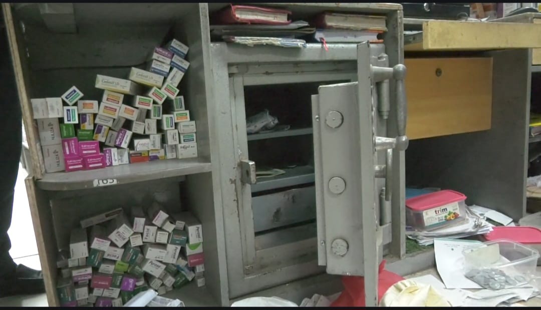 রংপুরে মেডিসিন দোকানে অর্ধ কোটি টাকার চুরি