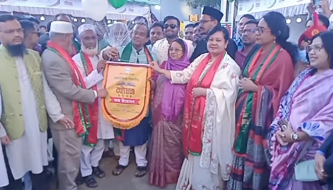 সাহিত্যপ্রেমীদের জন্যে পর্দা উঠলো ময়মনসিংহ বিভাগীয় বইমেলা