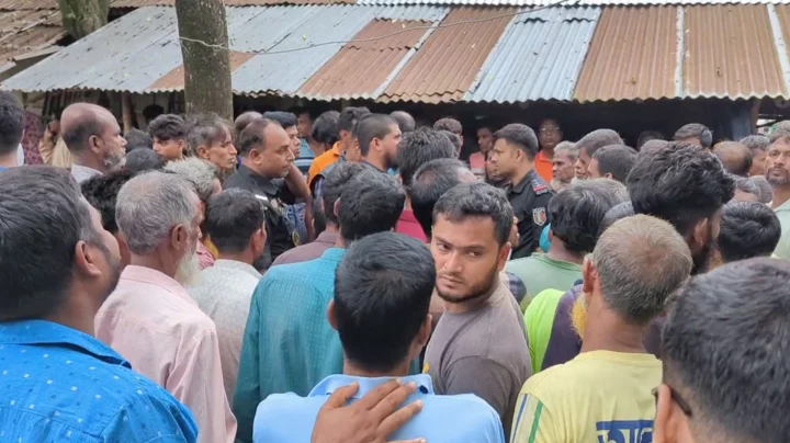 বগুড়ায় শ্বশুর ও পুত্রবধূকে গলা কেটে হত্যা