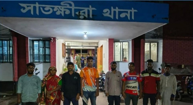 সাতক্ষীরা সীমান্তে ৫ বাংলাদেশিকে হস্তান্তর করল বিএসএফ