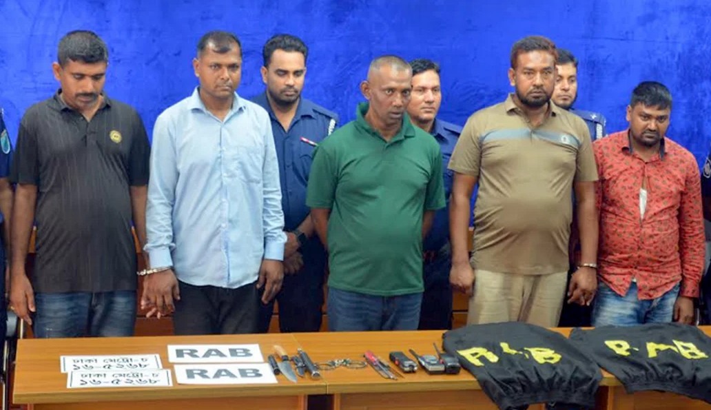 কেরানীগঞ্জে র‍্যাব পরিচয়ে ডাকাতি, গ্রেপ্তার ৫