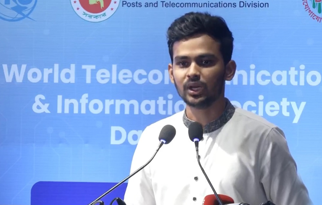 ইন্টারনেটের দাম কমানোর উদ্যোগ নিয়েছে সরকার: আসিফ মাহমুদ
