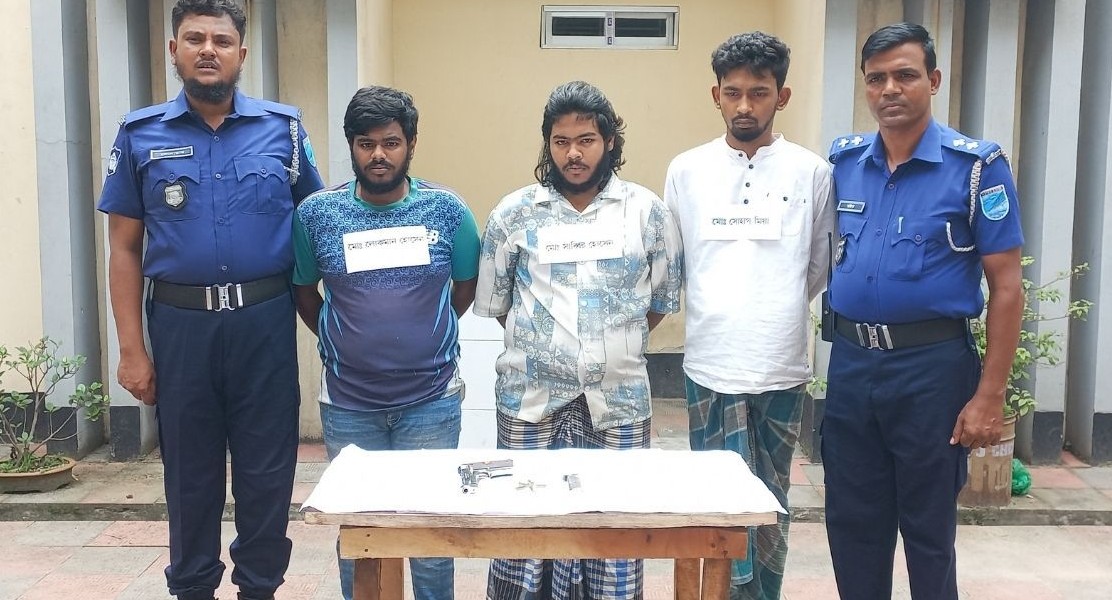 অস্ত্র-গুলিসহ নরসিংদীতে ৩ জন গ্রেপ্তার
