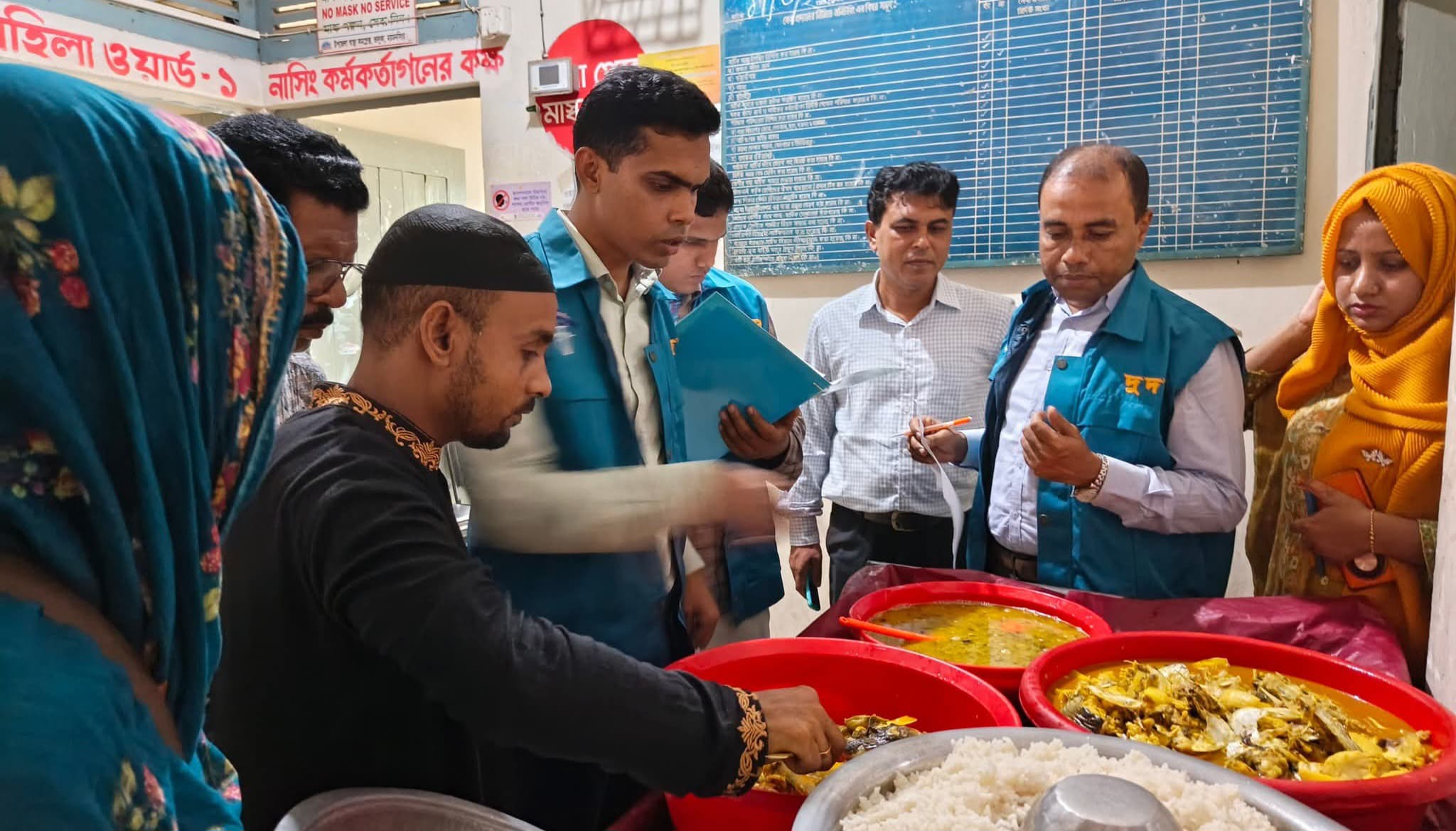 ভালুকা উপজেলা স্বাস্থ্য কমপ্লেক্সে দুদকের অভিযান, মিলেছে অনিয়মের প্রমাণ