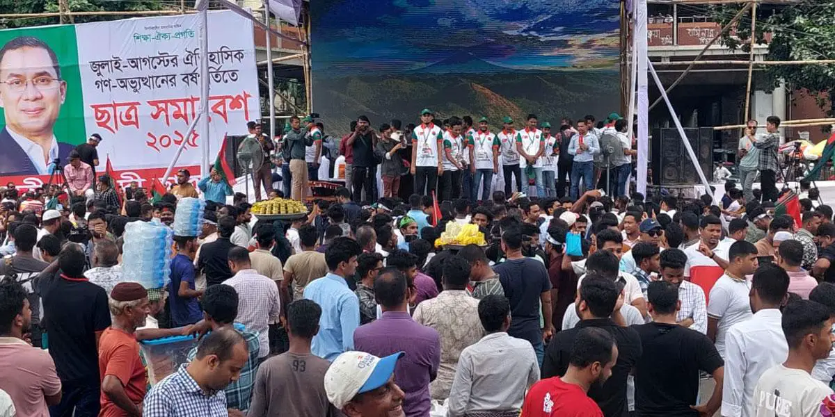 স্লোগানে স্লোগানে শাহবাগে আসছেন ছাত্রদলের নেতাকর্মীরা