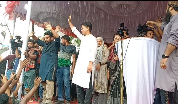 ৩ আগস্ট সব দাবি আদায় করে মাঠ ছাড়ব: নাহিদ ইসলাম