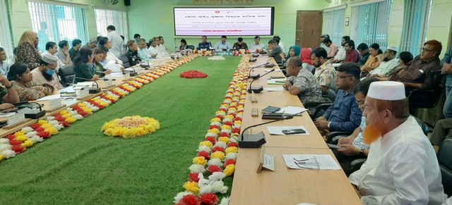 সাতক্ষীরায় আইন-শৃঙ্খলা পরিস্থিতি নিয়ে মাসিক সভা