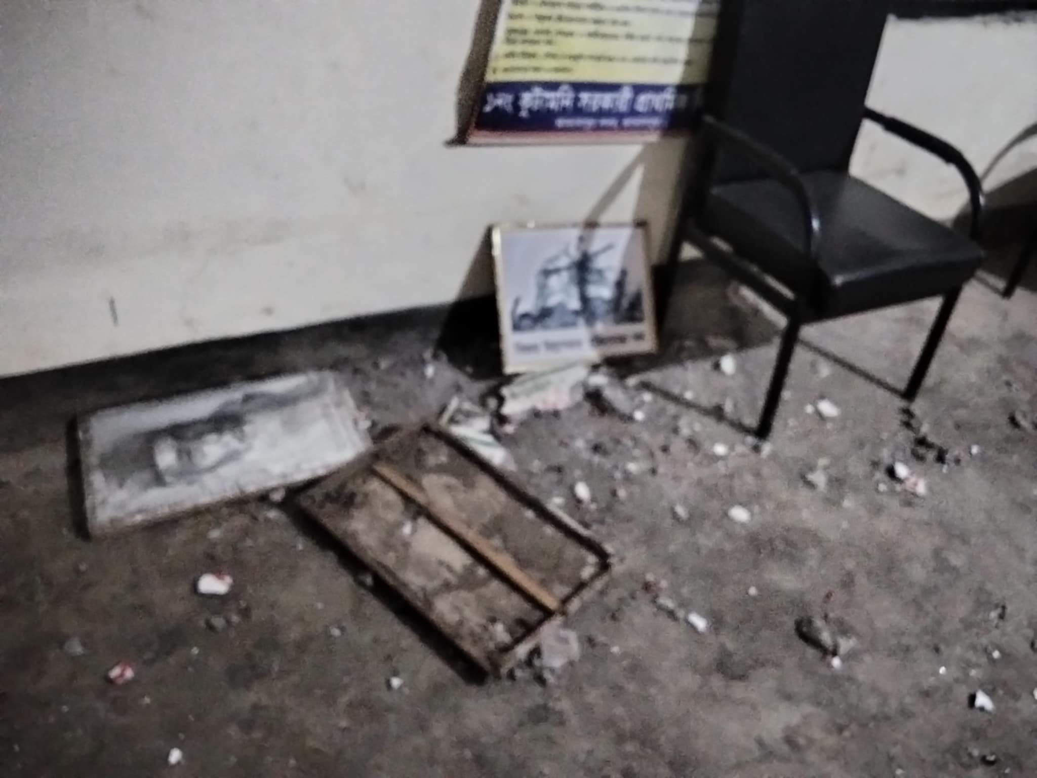 ভেঙে পড়ল জামালপুরে সরকারি প্রাথমিক বিদ্যালয়ের ভবন