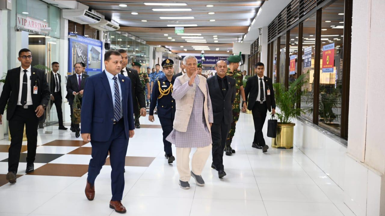 জাপান পৌঁছেছেন প্রধান উপদেষ্টা