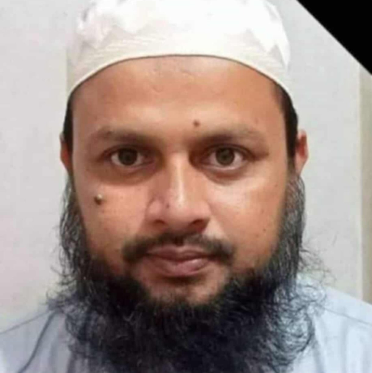 তালায় শিক্ষককে কুপিয়ে হত্যা, গণপিটুনিতে ঘাতকের মৃত্যু