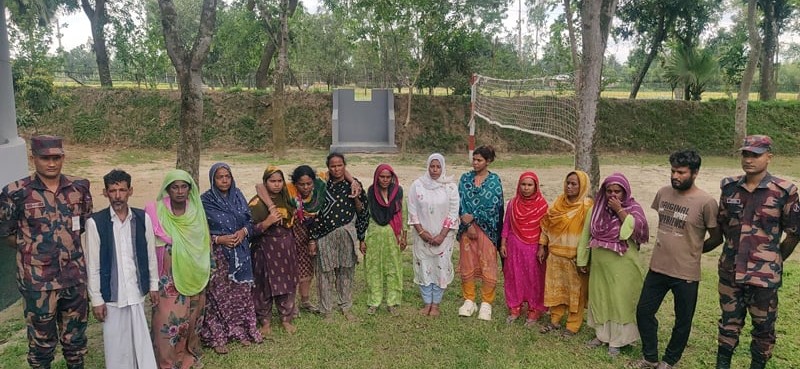 দিনাজপুর সীমান্তে ১৩ জনকে পুশ-ইন করল বিএসএফ