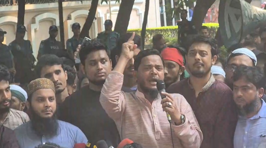 দুপুরের মধ্যেই আওয়ামী  লীগ নিষিদ্ধের ঘোষণা চান ড. মাসুদ