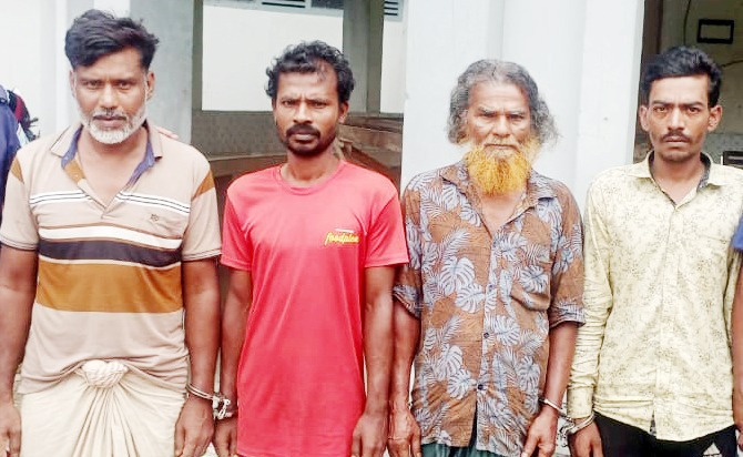 খাবারে চেতনানাশক, চক্রের ৪ সদস্য গ্রেফতার