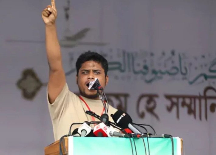 ‘ড. ইউনূস ভুলে যাবেন না, আমরা আপনাকে ক্ষমতায় বসিয়েছি’