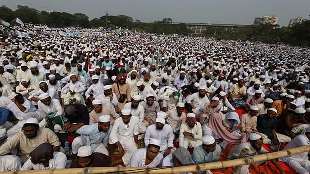 সোহরাওয়ার্দীতে হেফাজতে ইসলামের মহাসমাবেশ চলছে