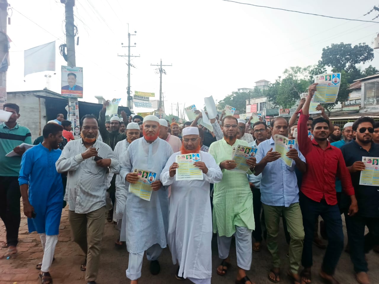 তারেক রহমানের ৩১ দফা বাস্তবায়নের জন্য লিফলেট বিতরণ