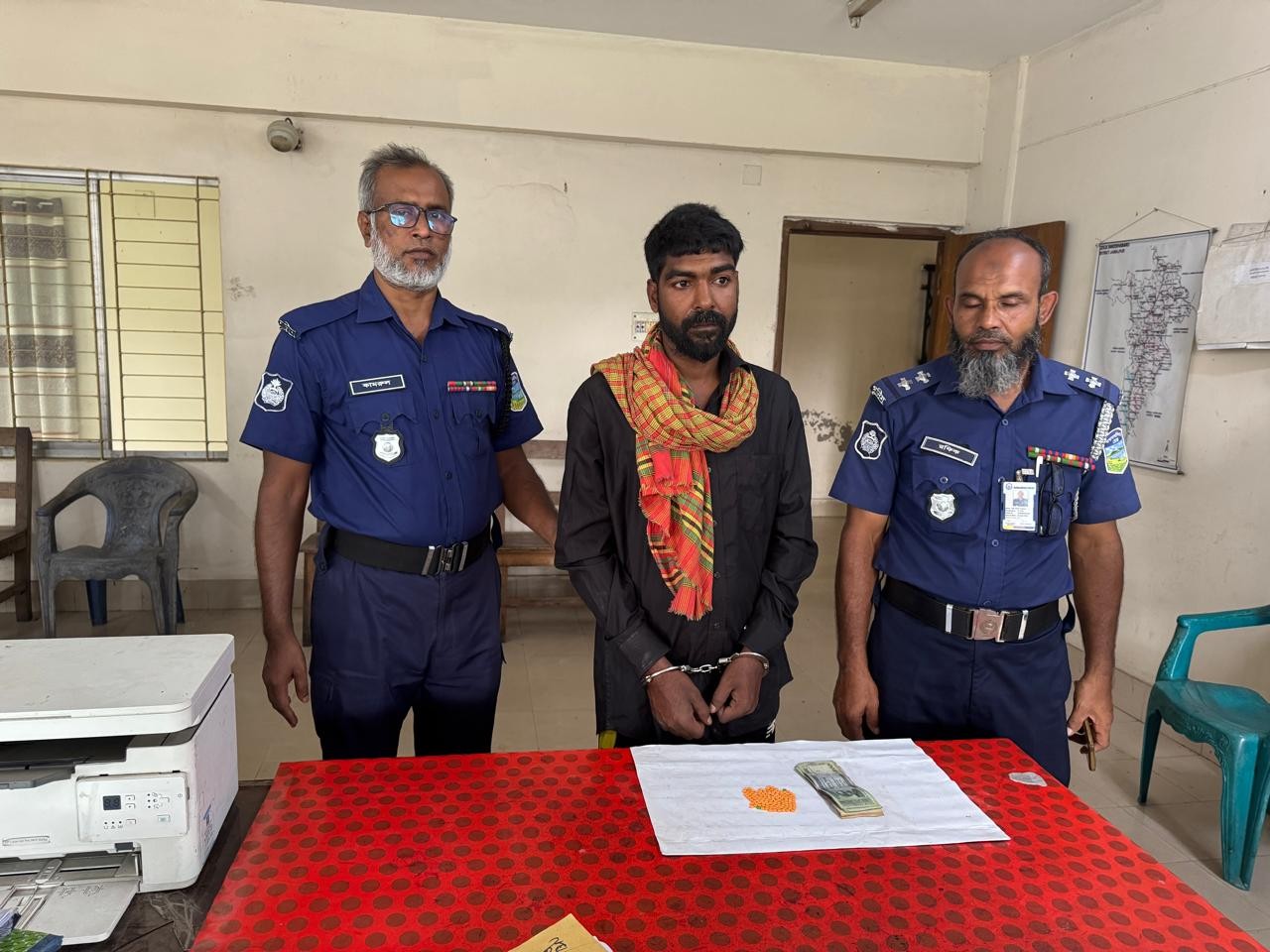 ৪ মামলার আসামি সুভাষ ১১০ পিস ইয়াবাসহ গ্রেফতার