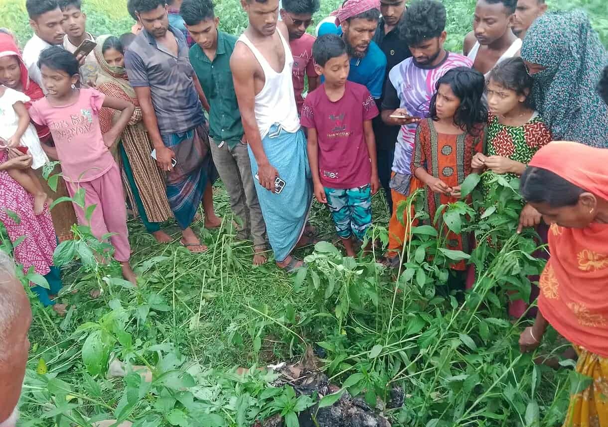 পাটক্ষেত থকে মুখমণ্ডল পুড়িয়ে দেওয়া অজ্ঞাত নারীর মরদেহ উদ্ধার