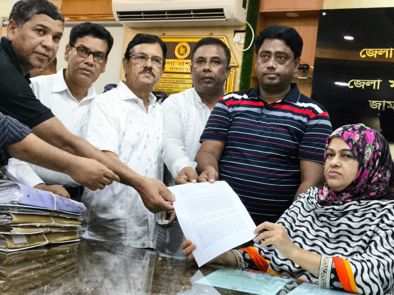 জামালপুরে রেড-ক্রিসেন্ট কমিটি নিয়ে পাল্টা পাল্টি অভিযোগ
