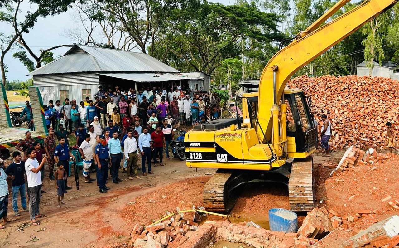 জামালপুরে অনুমোদনহীন দুই ইট ভাটা উচ্ছেদ, ২ লাখ টাকা জরিমানা