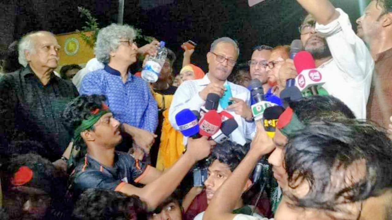 জবি শিক্ষার্থীদের সব দাবি মেনে নিয়েছে সরকার