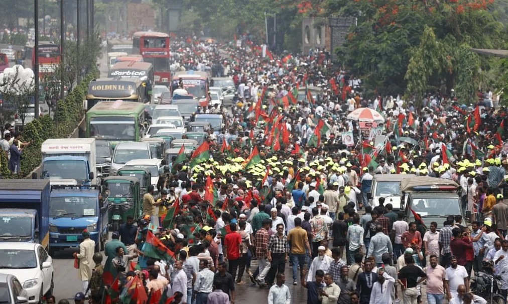 পথে পথে ভালোবাসায় সিক্ত খালেদা জিয়া