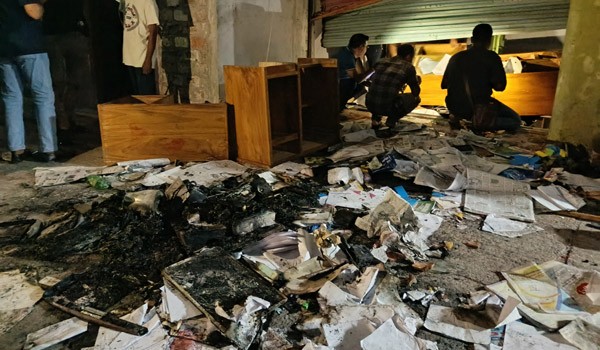 খুলনায় দেশসংযোগ অফিসে আগুন