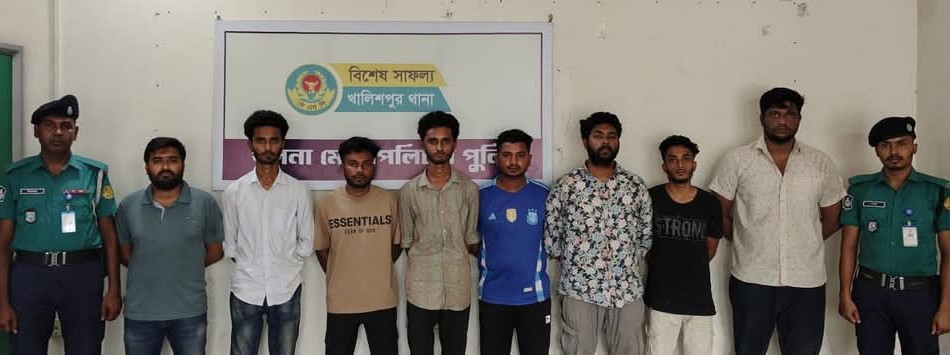 খুলনায় সমন্বয়ক পরিচয়ে চাঁদাবাজি, গ্রেপ্তার ৮ জন