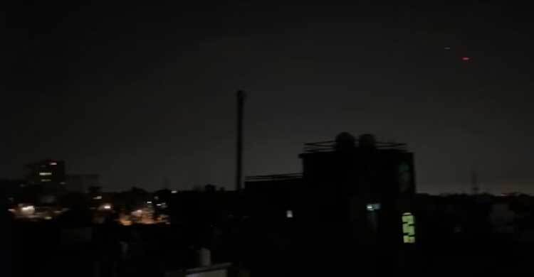 এবার ক্ষেপনাস্ত্র ও ড্রোন হামলা চালালো পাকিস্তান