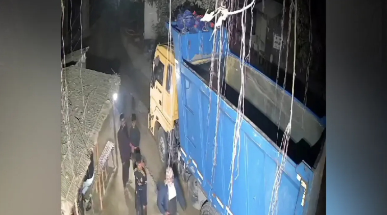 কুষ্টিয়ায় বালুঘাটের নিয়ন্ত্রণ নিতে সন্ত্রাসীদের হামলা: গুলিবিদ্ধ ১