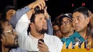 উপদেষ্টা মাহফুজের মাথায় বোতল নিক্ষেপ, অভিযুক্তকে খুঁজছে পুলিশ