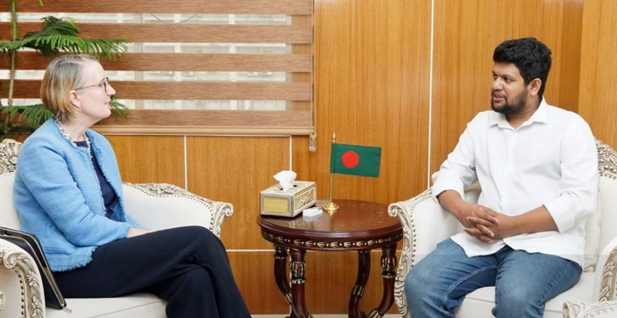 গণমাধ্যমের ওপর কোনো হস্তক্ষেপ করছে না সরকার: বৃটিশ হাইকমিশনারকে তথ্য উপদেষ্টা