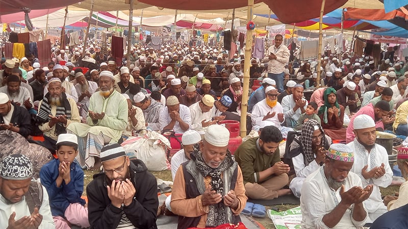 আখেরি মোনাজাতে মুসলিম উম্মাহর শান্তি ও কল্যাণ কামনা