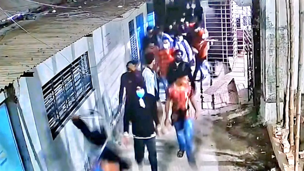 ময়মনসিংহ শহরে কিশোর গ্যাংয়ের হামলা
