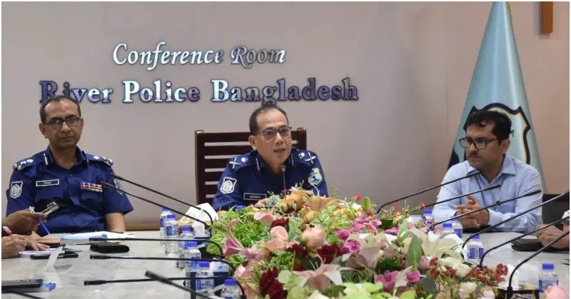 ‘নৌপথে ঈদযাত্রা ও পশুবাহী নৌযান নিরাপত্তায় কাজ করছে নৌ পুলিশ’